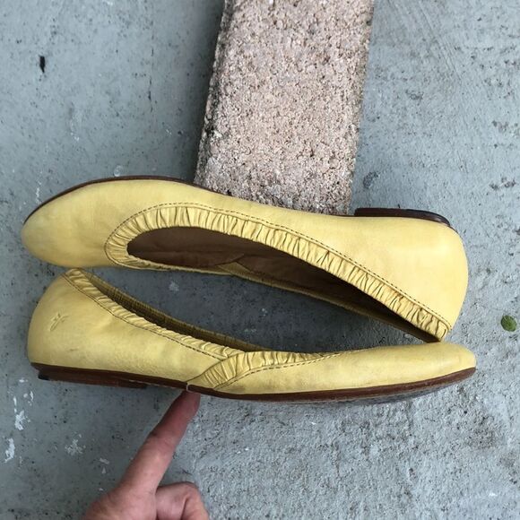 Frye Molly Flat - Picture 2 of 7